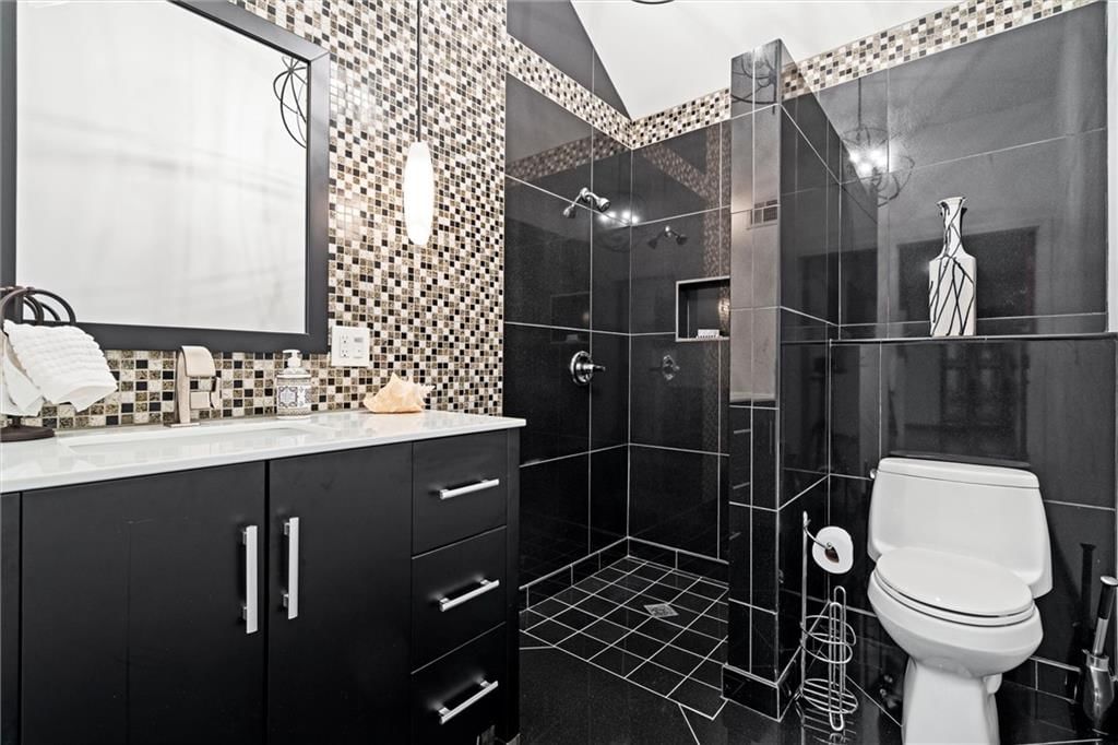 709 NW Cedar Creek Lane — photo 43