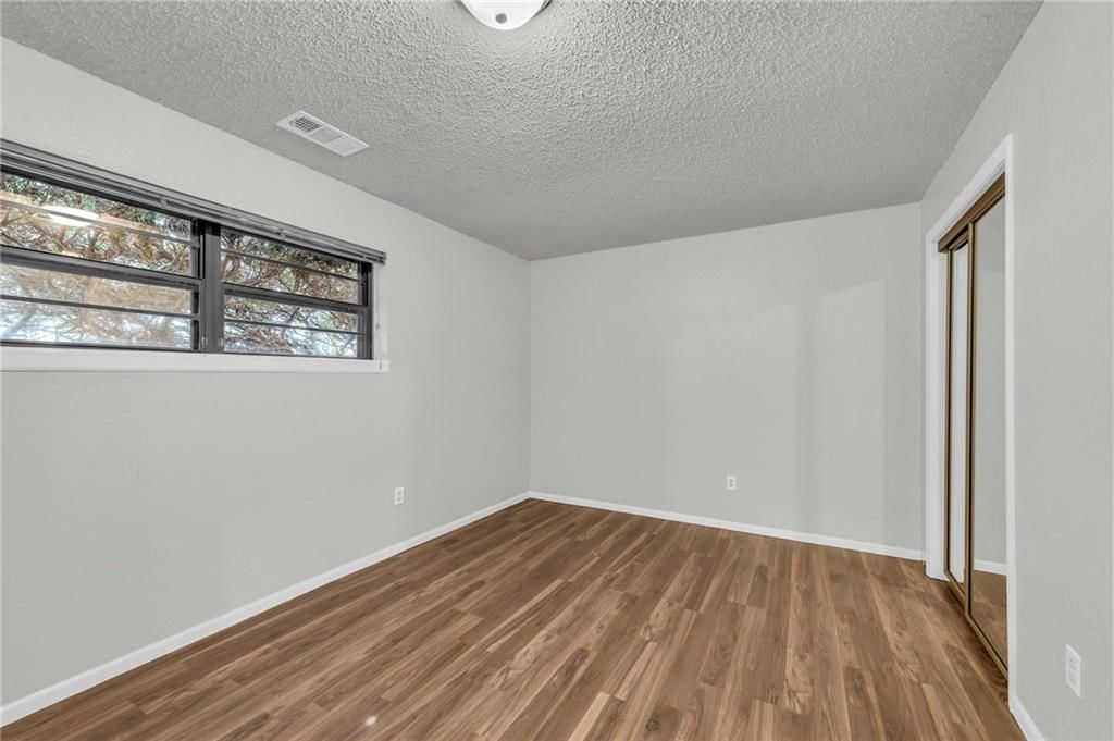 2028 Esterly Avenue — photo 17