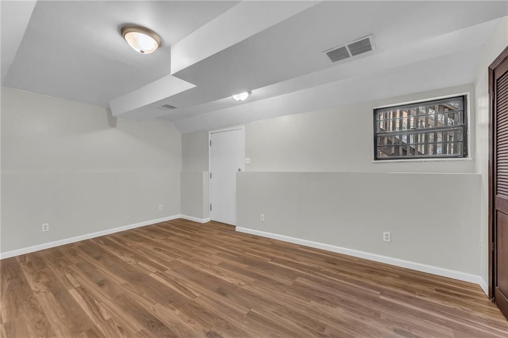 2028 Esterly Avenue — photo 18