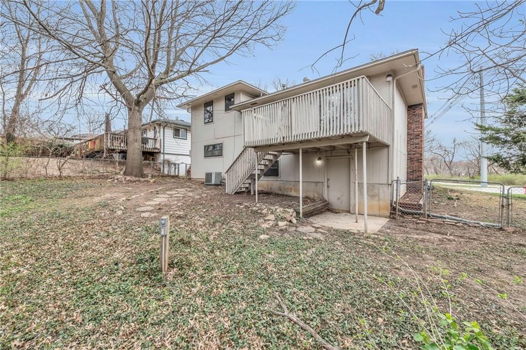 2028 Esterly Avenue — photo 23