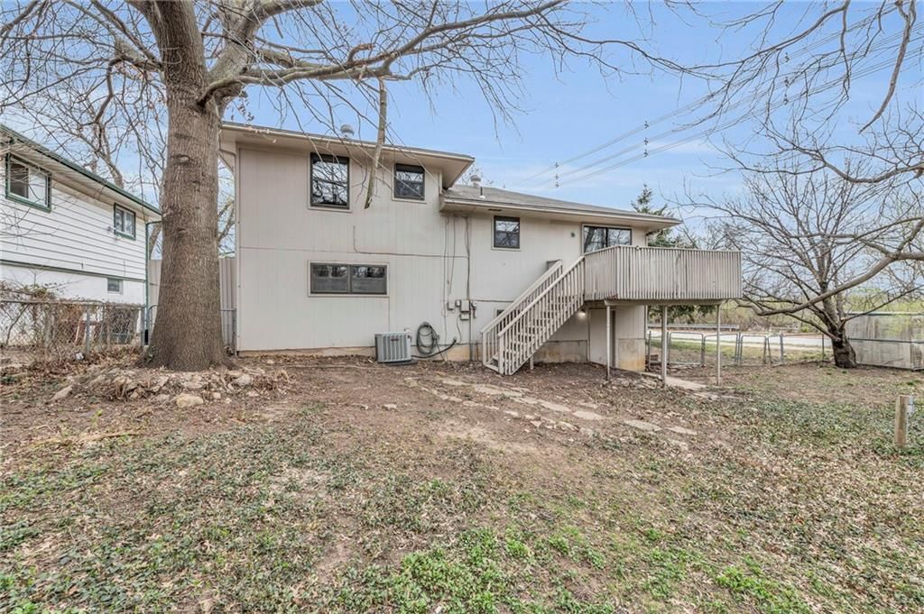 2028 Esterly Avenue — photo 24