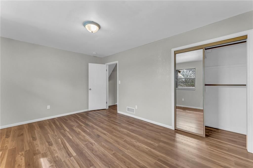2028 Esterly Avenue — photo 10
