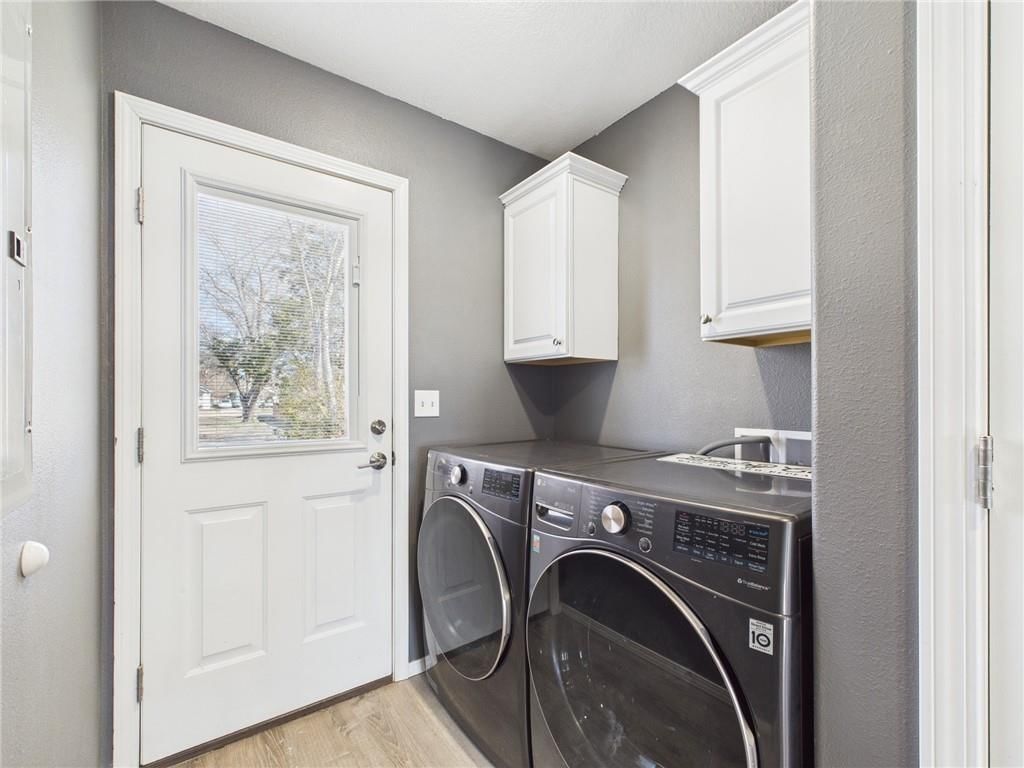 1111 E 6th Street — photo 23