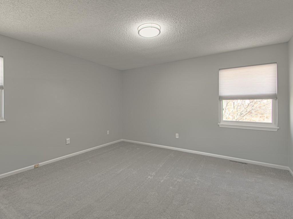 2601 NW London Drive — photo 12