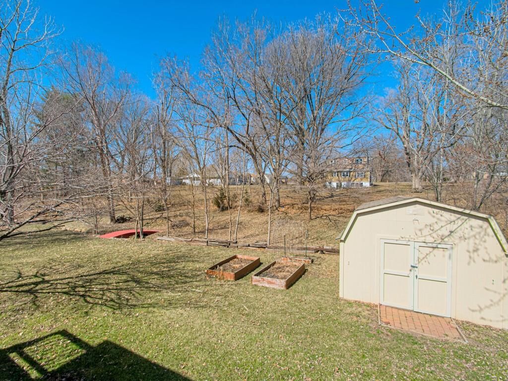 2601 NW London Drive — photo 32