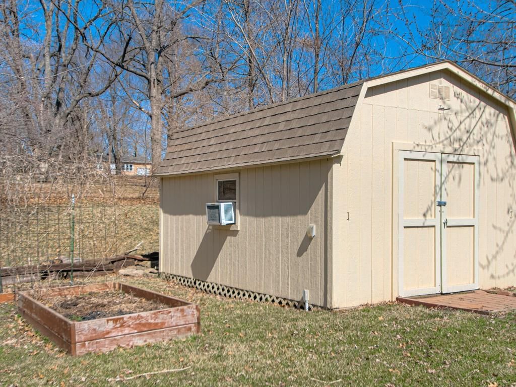 2601 NW London Drive — photo 35