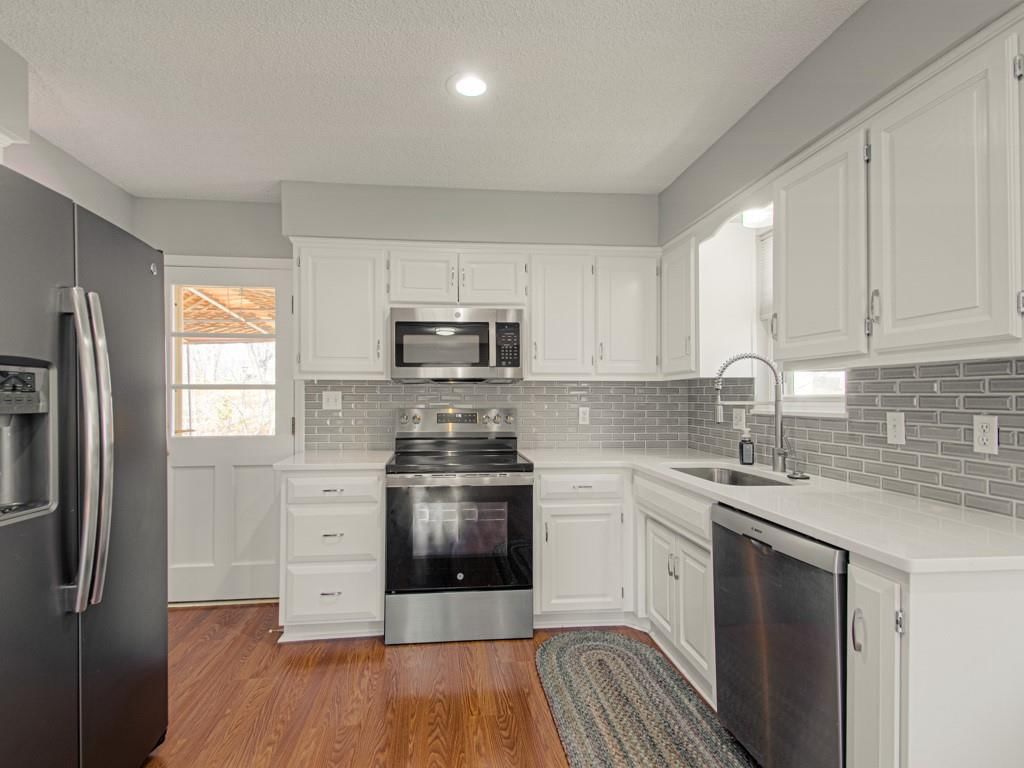 2601 NW London Drive — photo 9