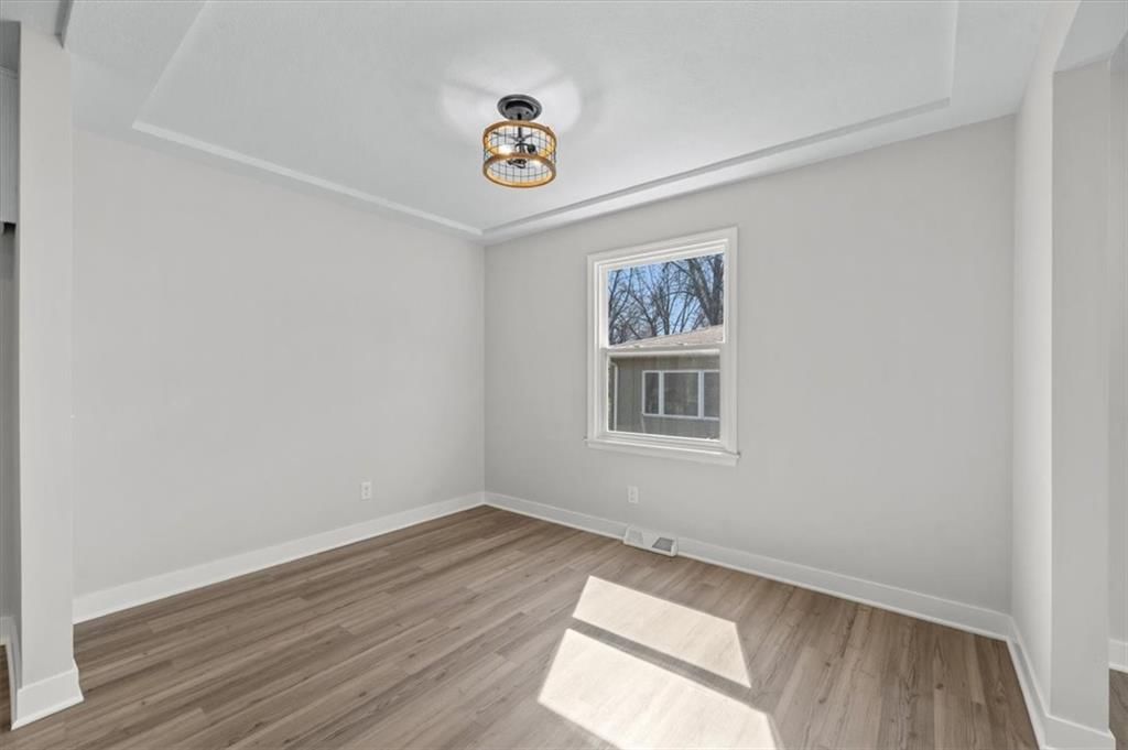1124 N Walker Lane — photo 14