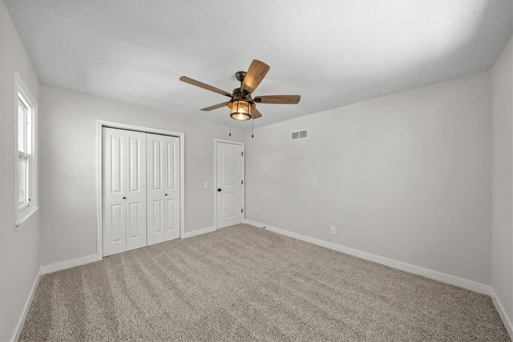 1124 N Walker Lane — photo 23