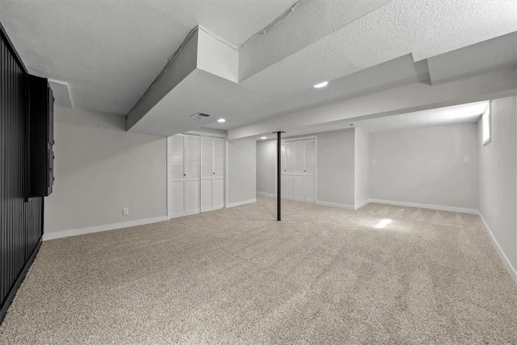 1124 N Walker Lane — photo 32