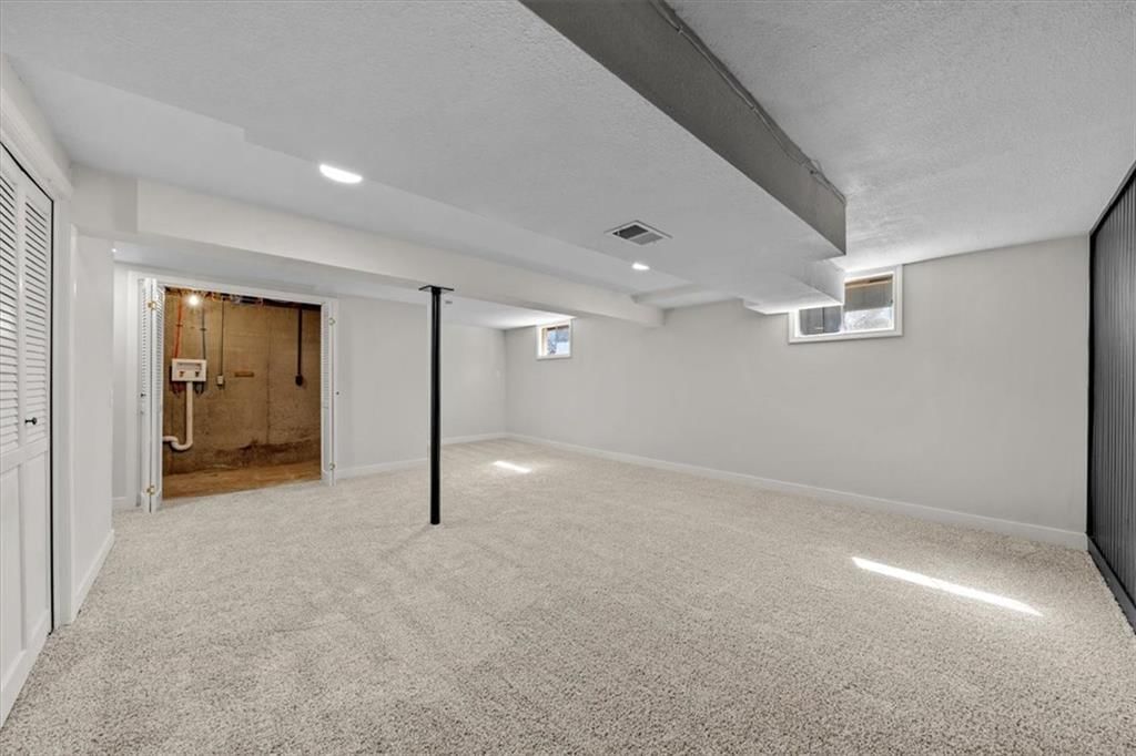 1124 N Walker Lane — photo 33