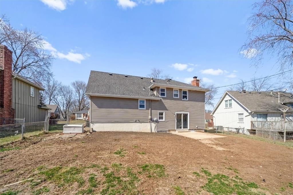 1124 N Walker Lane — photo 36