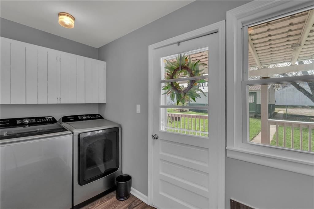 517 W 6th Street — photo 12