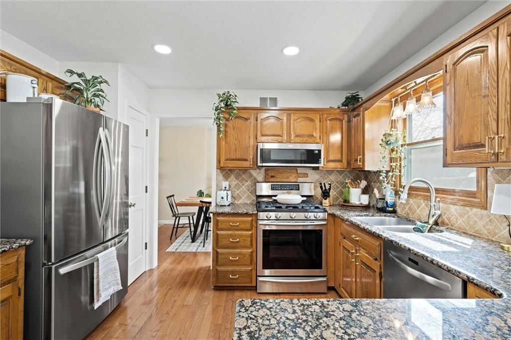 17615 W 113th Terrace — photo 9
