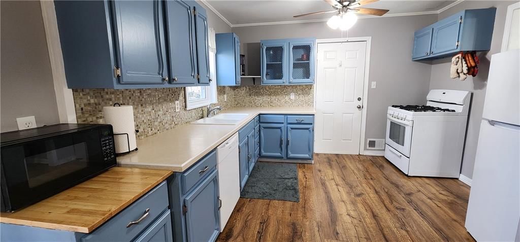 8430 W 69th Terrace — photo 3