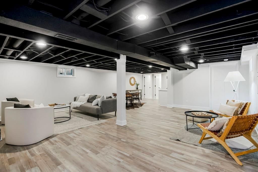 8541 Russell Street — photo 17