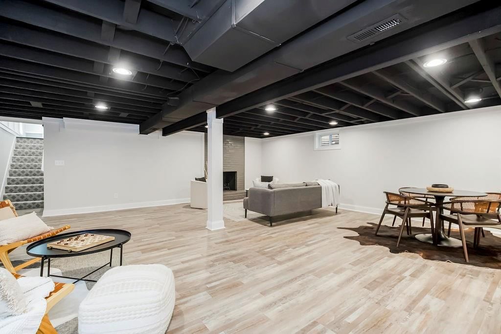 8541 Russell Street — photo 18