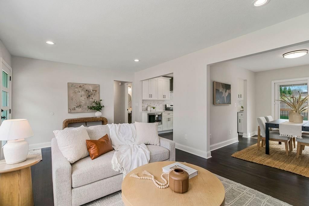 8541 Russell Street — photo 10