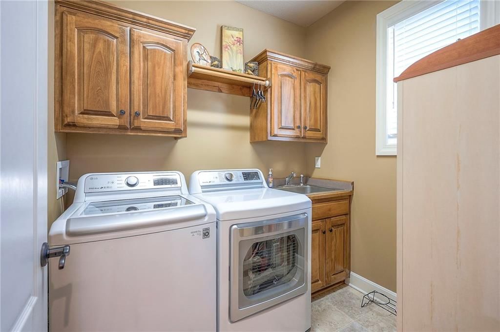 9915 Woodstock Street — photo 19