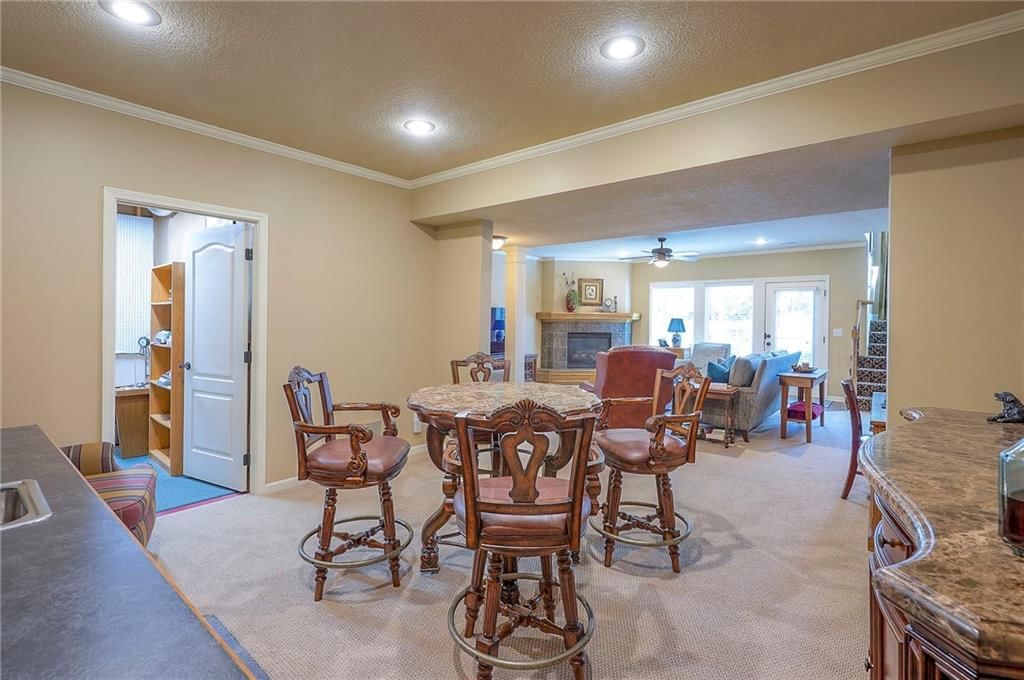 9915 Woodstock Street — photo 32