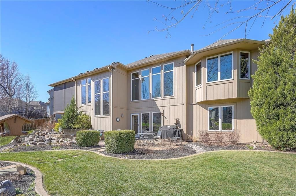 9915 Woodstock Street — photo 41