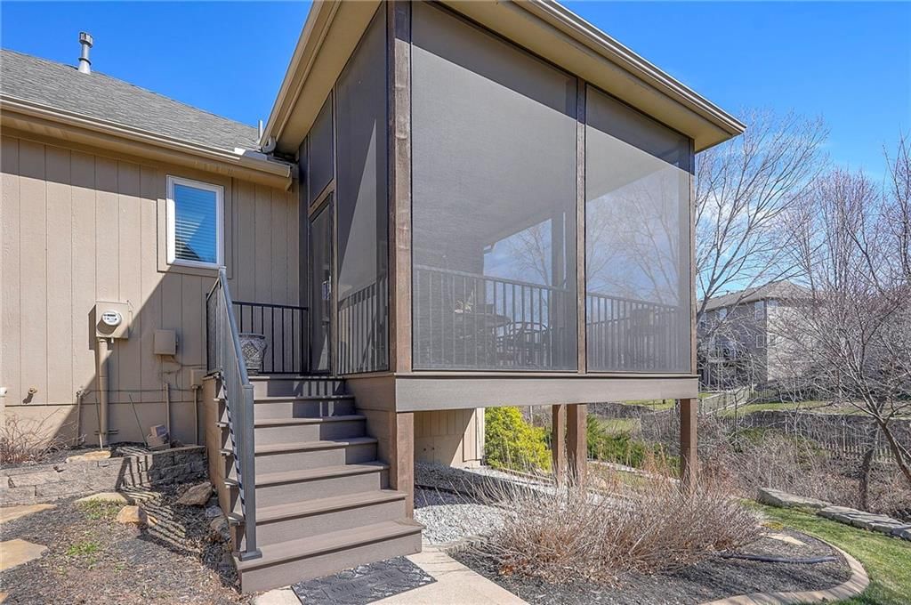 9915 Woodstock Street — photo 43