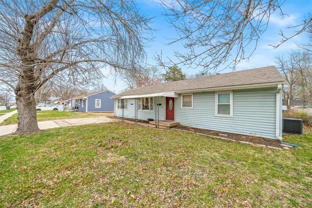 308 S Ridgeview Road — photo 2