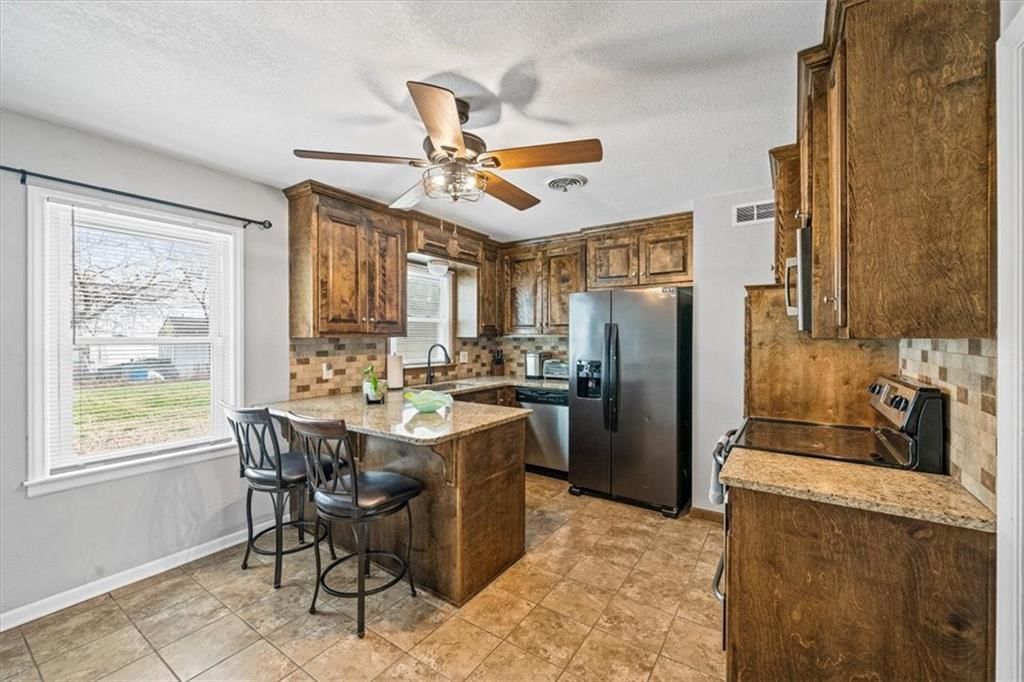 308 S Ridgeview Road — photo 6