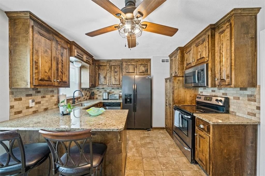 308 S Ridgeview Road — photo 7