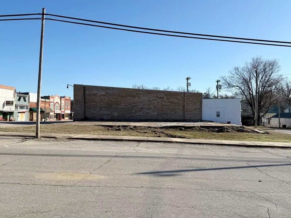 124,126,128 N Main Street — photo 7