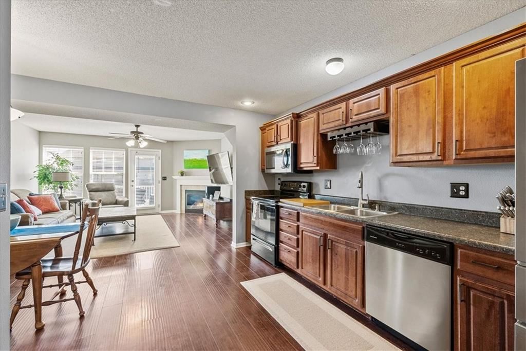 2223 SW SUNCATCHER Road — photo 2