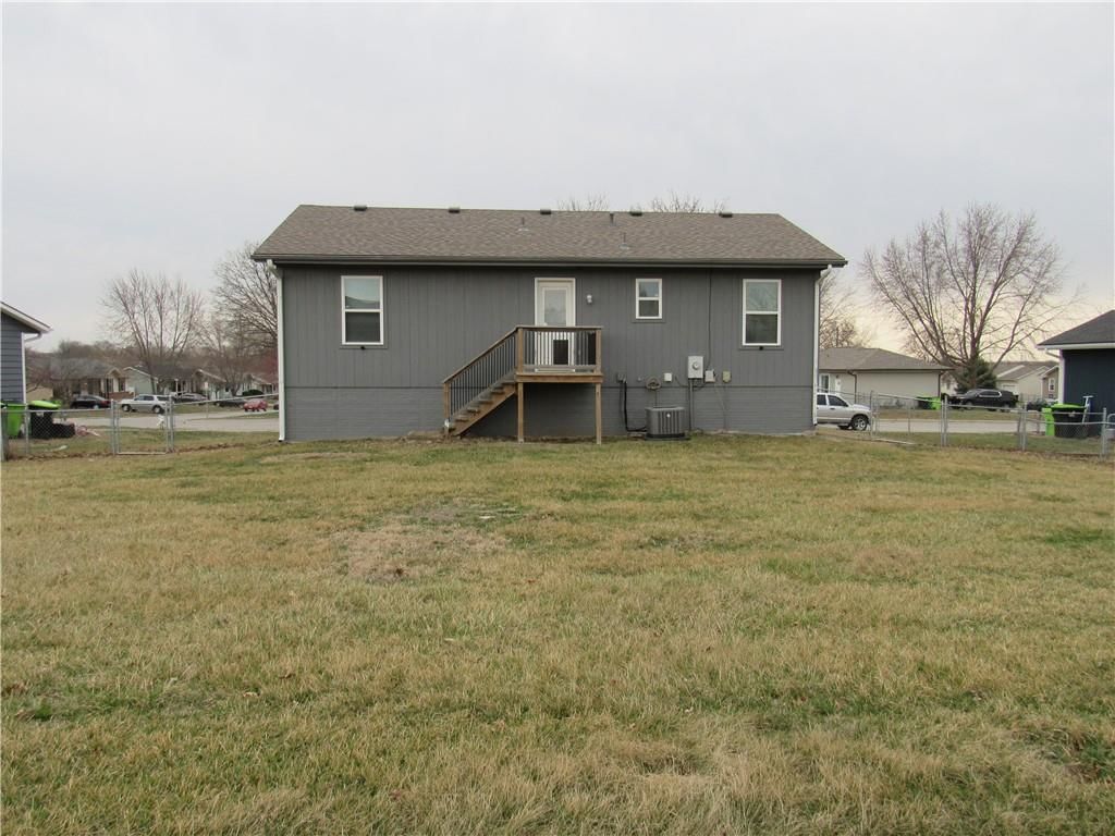 621 Younger Drive — photo 3