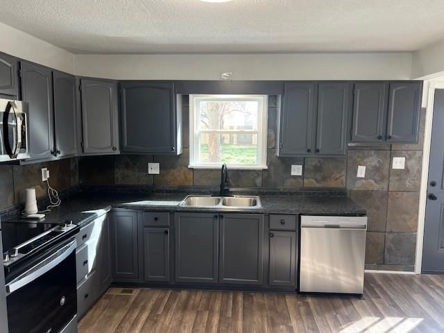 211 E Short Avenue — photo 15