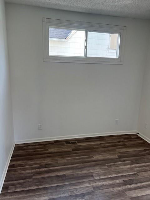 211 E Short Avenue — photo 20
