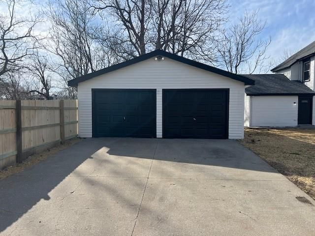 211 E Short Avenue — photo 4