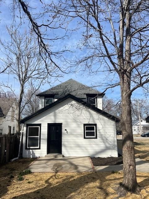 211 E Short Avenue — photo 6