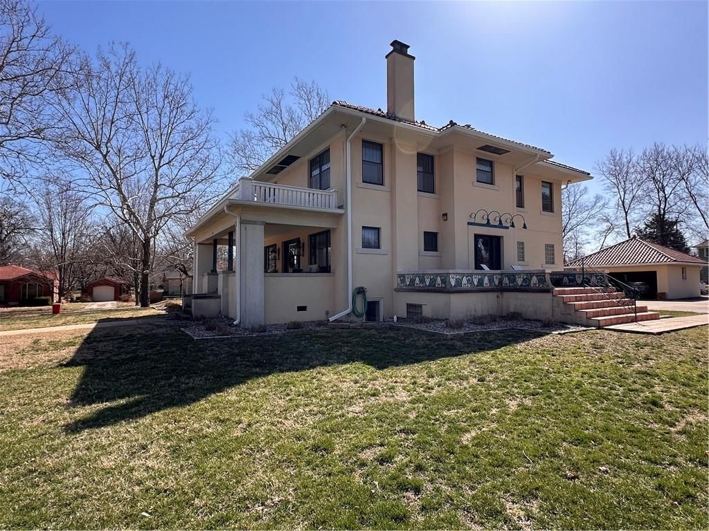 301 Winwood Street — photo 2