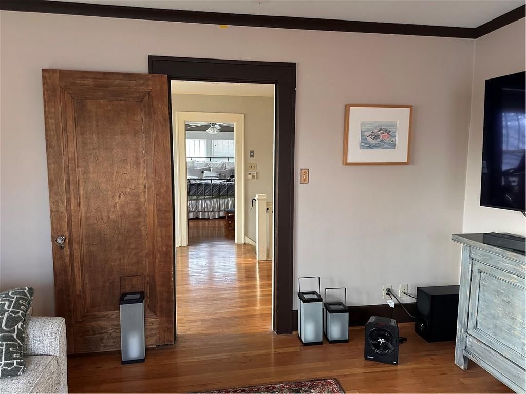 301 Winwood Street — photo 39
