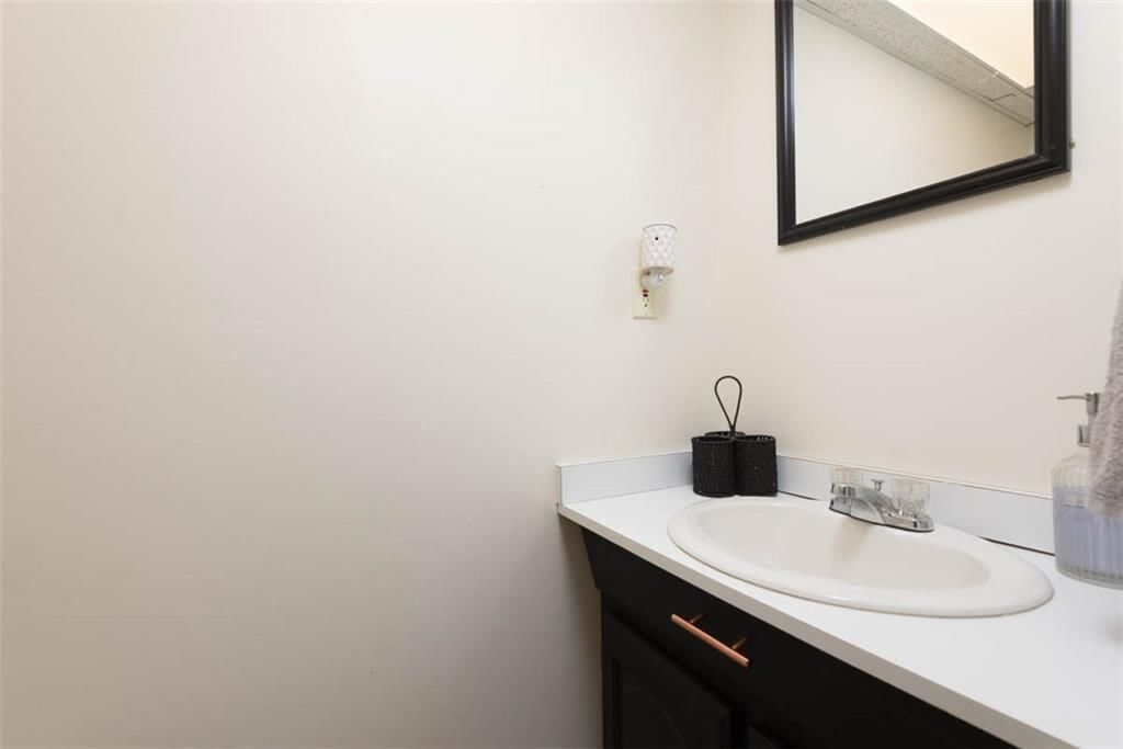 305 SW Blarney Court — photo 25