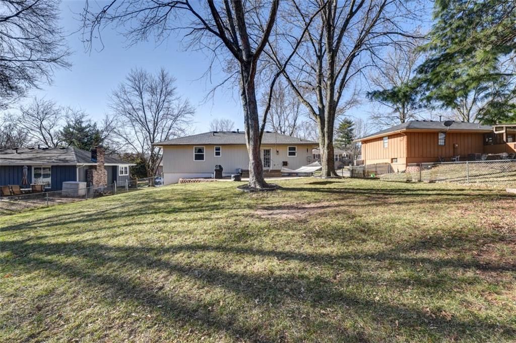 305 SW Blarney Court — photo 33