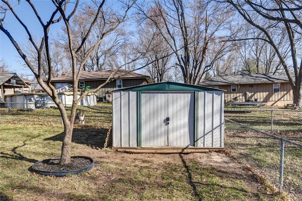 305 SW Blarney Court — photo 35