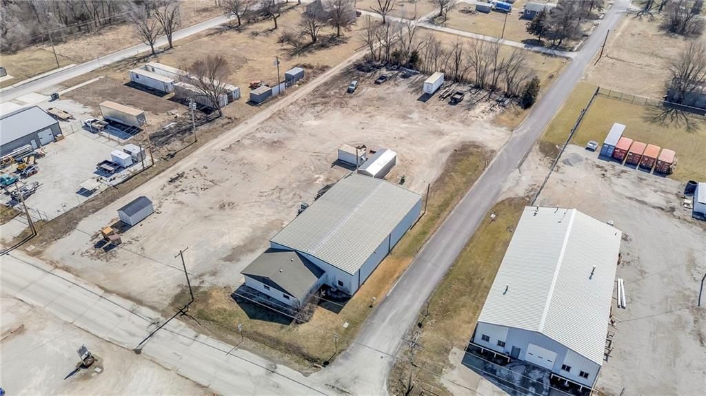 316 W Wilson Street — photo 16