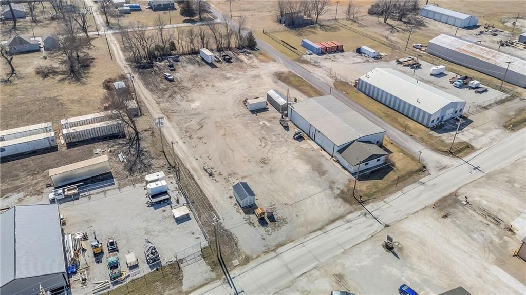 316 W Wilson Street — photo 17