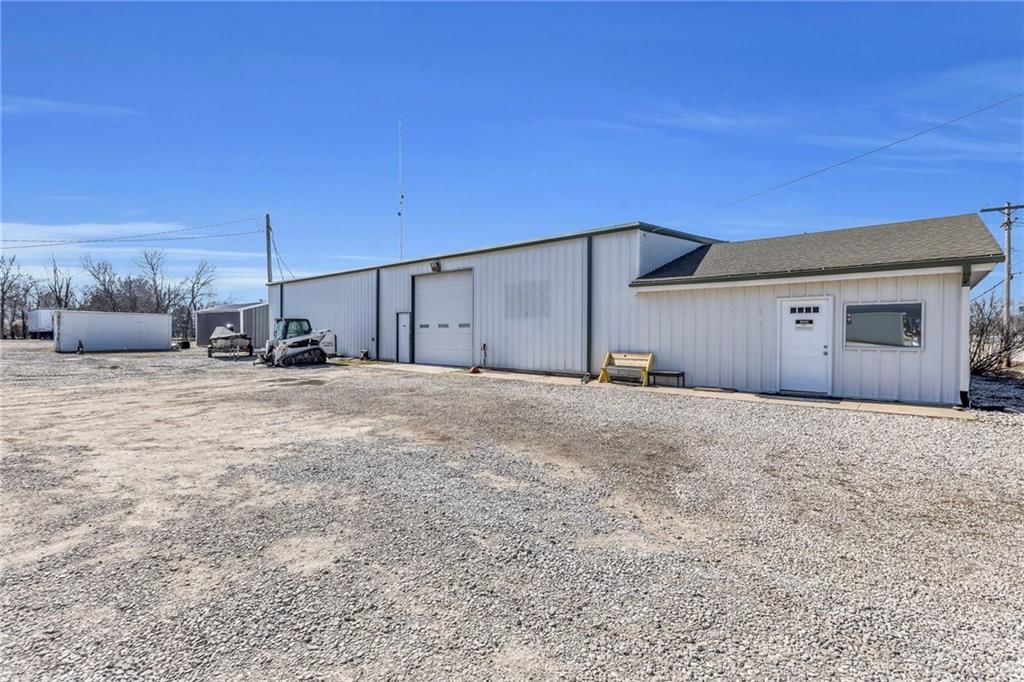 316 W Wilson Street — photo 3