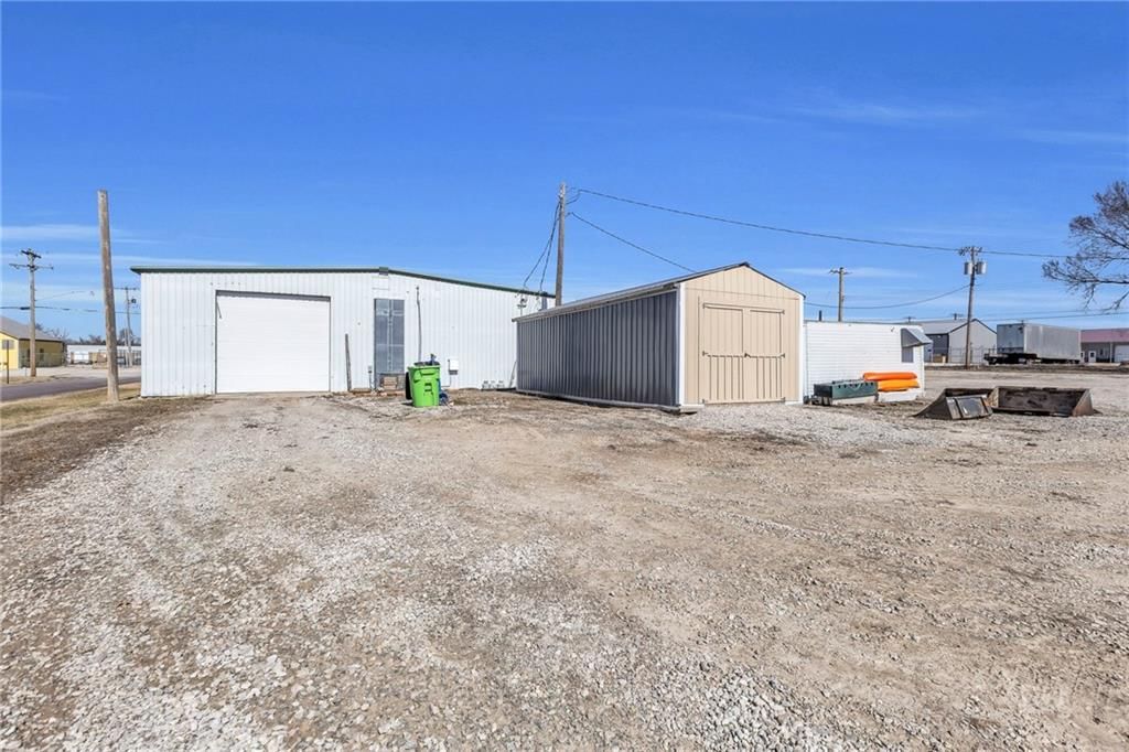 316 W Wilson Street — photo 23