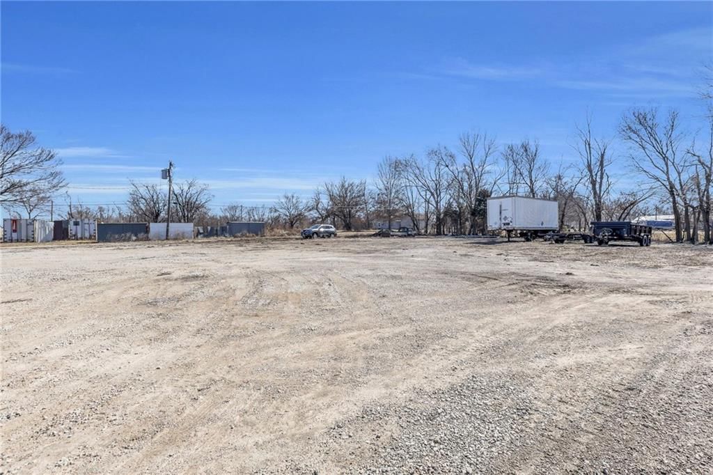 316 W Wilson Street — photo 27