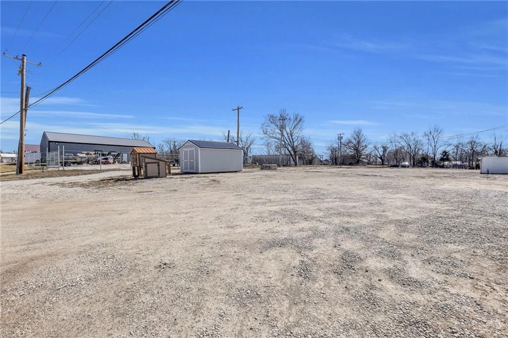 316 W Wilson Street — photo 28