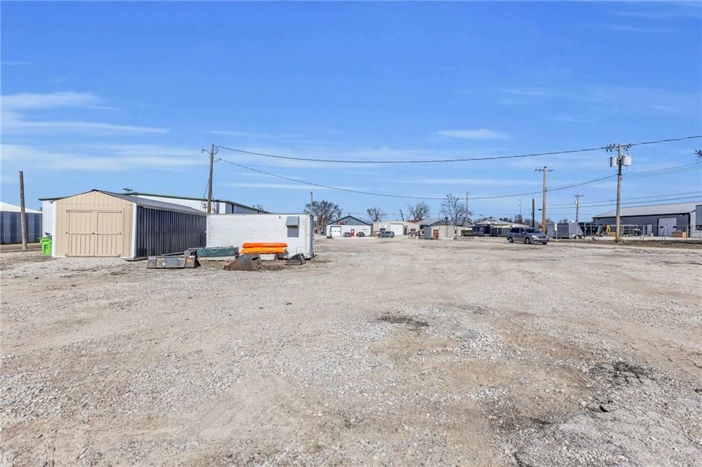 316 W Wilson Street — photo 29