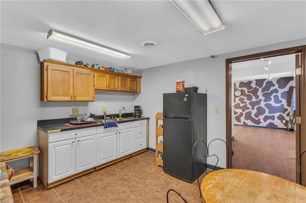 316 W Wilson Street — photo 42