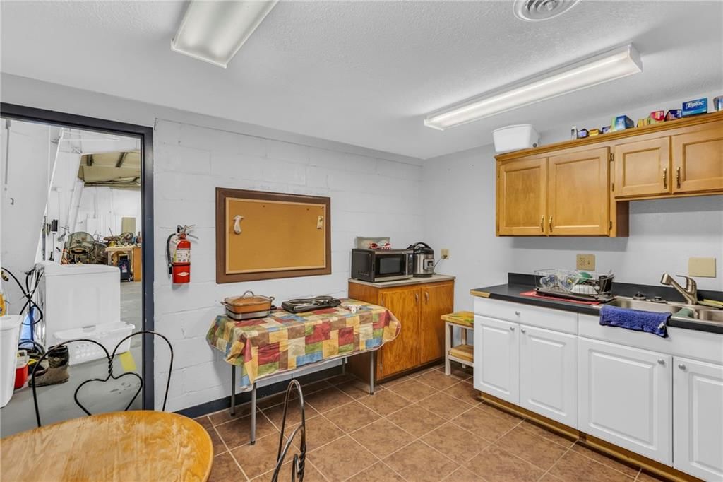 316 W Wilson Street — photo 43